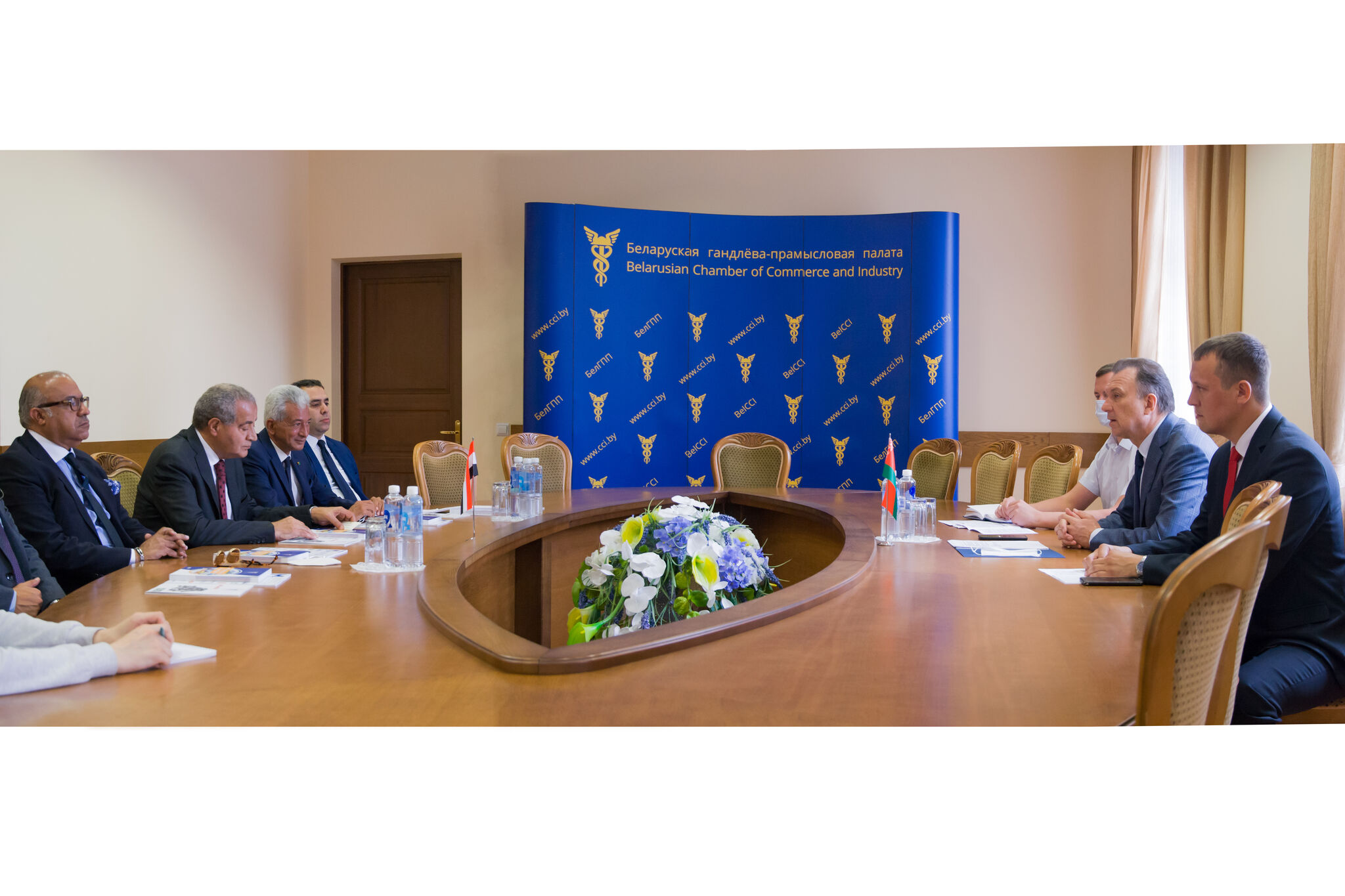 Сустрэча старшыні БелГПП У.Улаховіча з дэлегацыей Егіпта на чале з Міністрам унутранага гандлю і забеспячэння А.аль-Масельхі Сустрэча старшыні БелГПП У.Улаховіча з дэлегацыей Егіпта на чале з Міністрам унутранага гандлю і забеспячэння А.аль-Масельхі