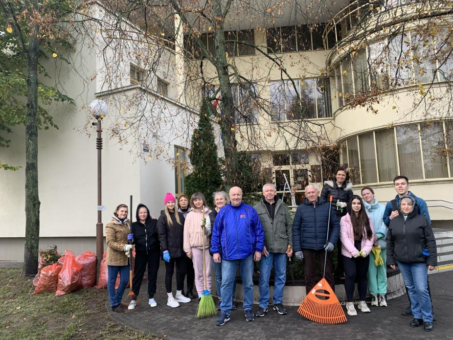 The Brest branch of the BelCCI at the national cleanup day (aka subbotnik) on October 25