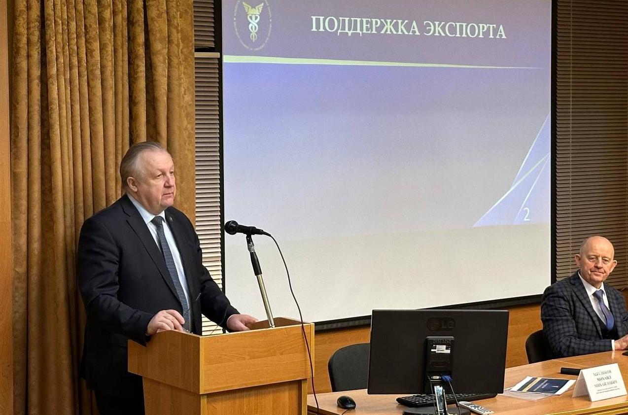 Михаил Мятликов провел лекцию для студентов Академии управления при Президенте Республики Беларусь