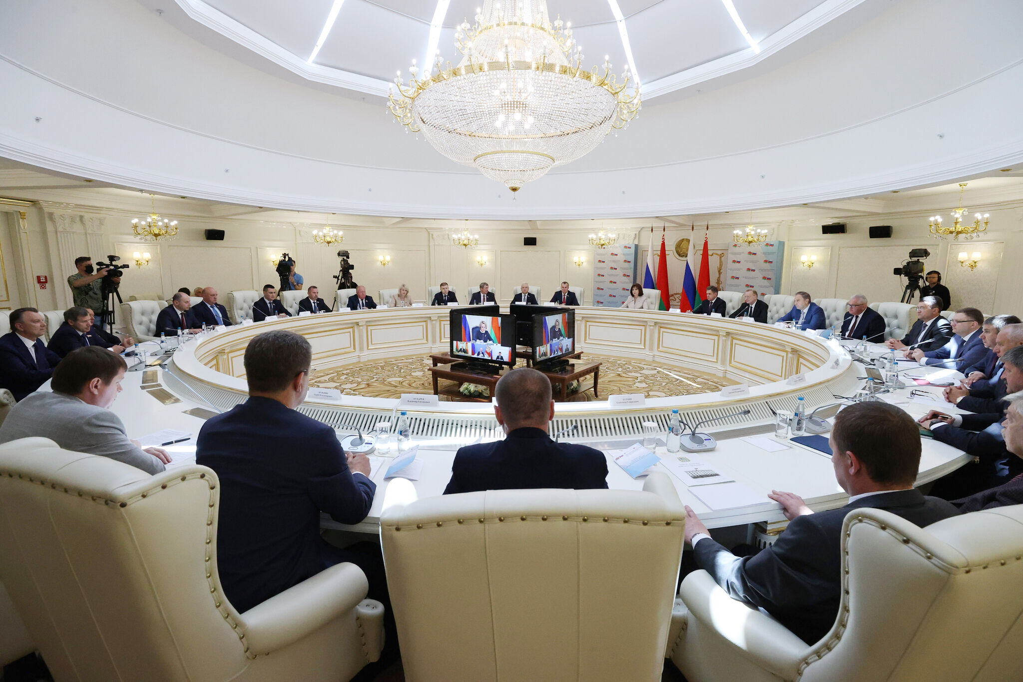 Старшыня БелГПП У.Улаховіч узяў удзел у пленарным паседжанні VIII Форума рэгіёнаў Беларусі і Расіі Старшыня БелГПП У.Улаховіч узяў удзел у пленарным паседжанні VIII Форума рэгіёнаў Беларусі і Расіі