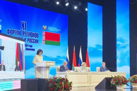 Mikhael Miatlikov, Chairman of the BelCCI, takes part in the plenary session of the 11th Forum of the Regions of Belarus and Russia