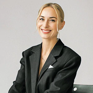 Анастасия БОГОМОЛОВА